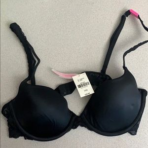 Victoria’s Secret Lightly lined with lace NWT